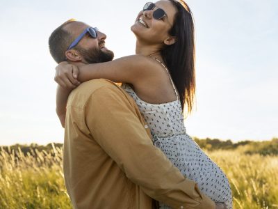 Descubra 5 hábitos de casais felizes e saudáveis e como a terapia pode fortalecer seu relacionamento. Agende com Jeanderson Martes em Ipatinga.